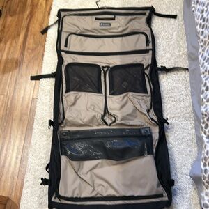 Victorinox luggage suit carrier